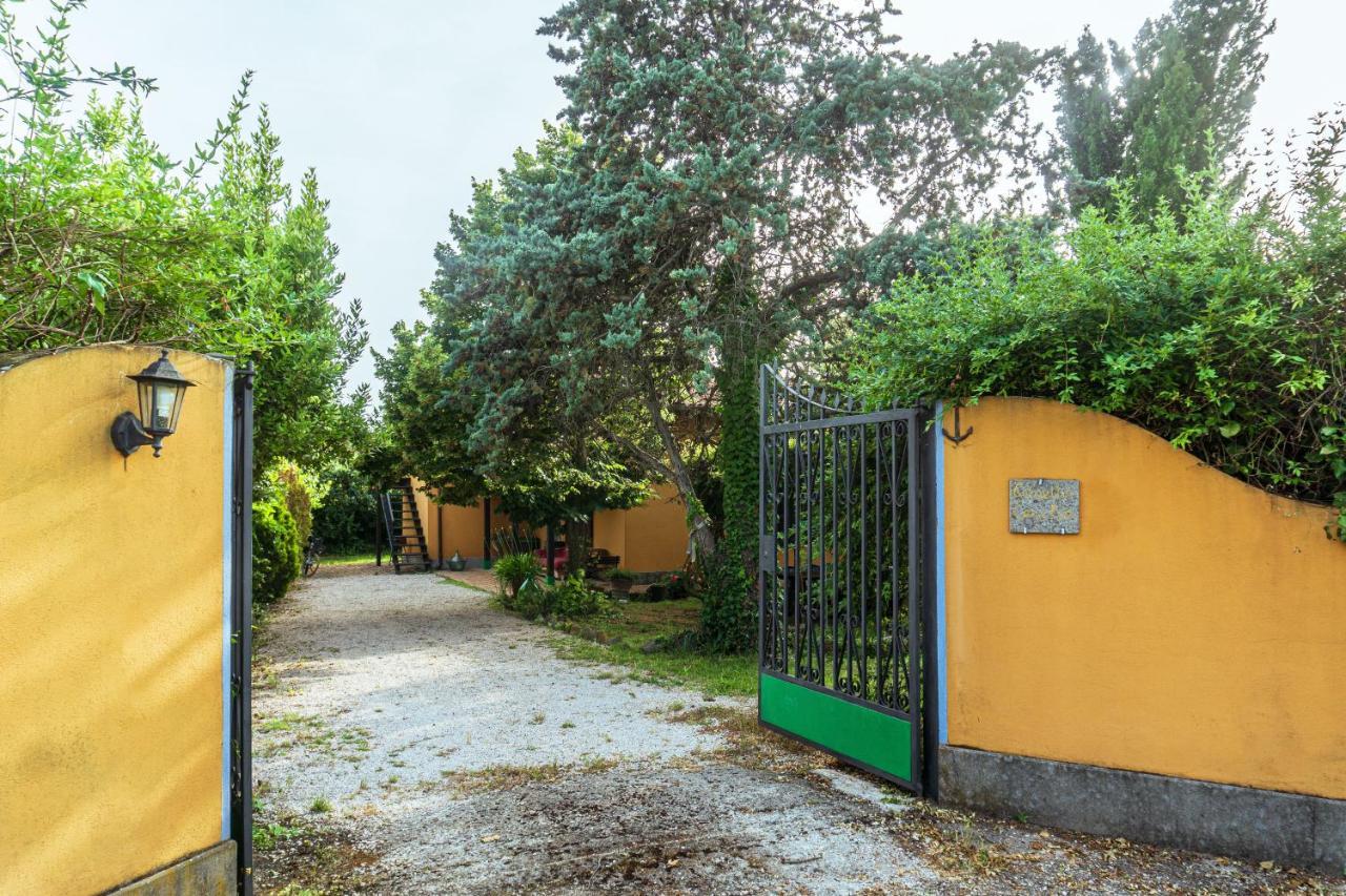Country House Tra Lago E Mare A Sud Di Roma Villa Campoleone Luaran gambar